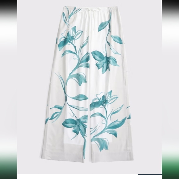 Abercrombie Drapey Floral Pants Small - Picture 3 of 9